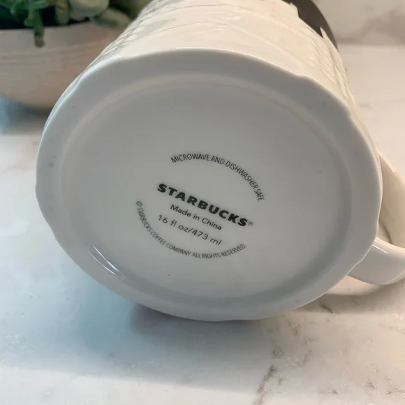 Starbucks London Skyline Mug in Black and White - Picture 5 of 5